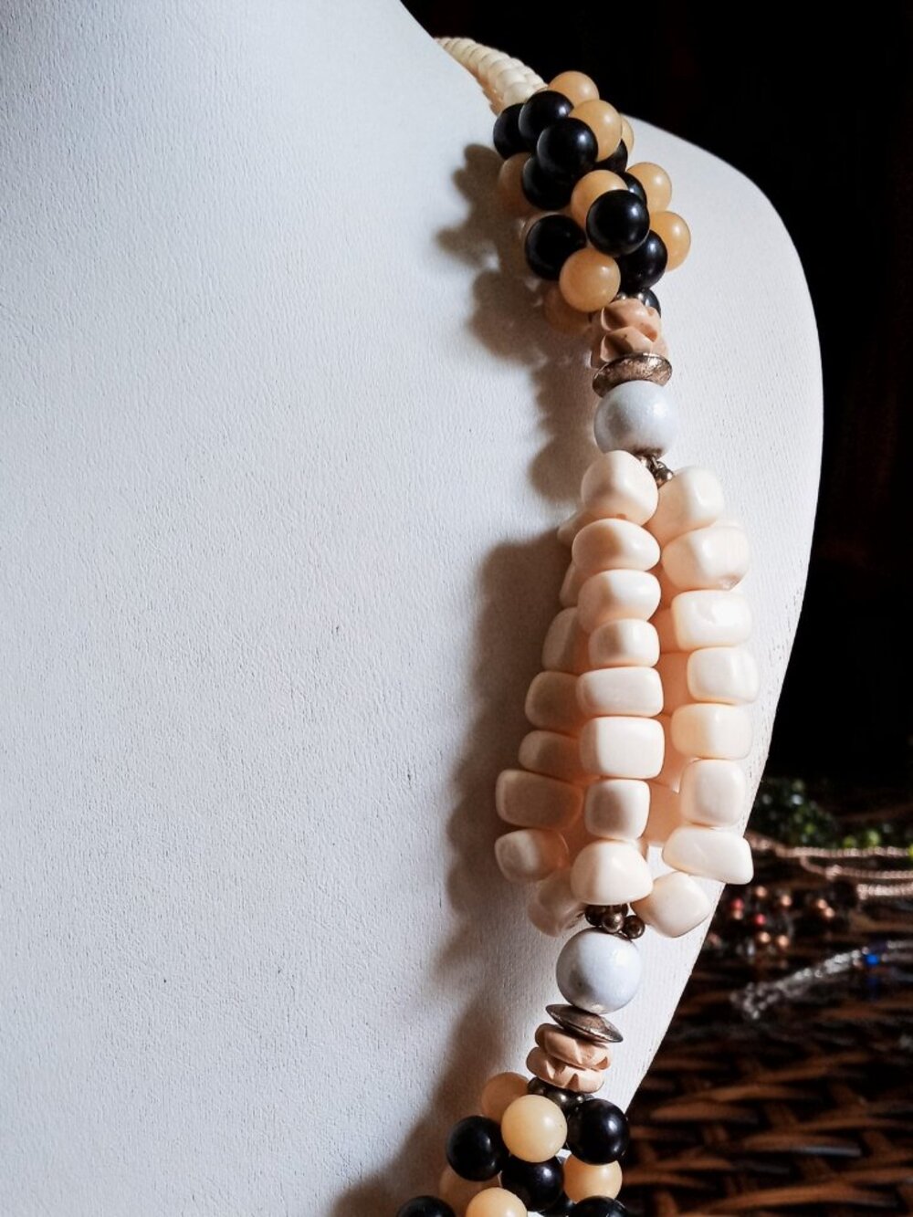 Striking Vintage Mother-of-Pearl Inlay Bird Statement Necklace - Picture 5 of 15